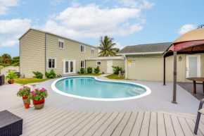 6 Mi to Riviera Beach WPB Retreat with Pool Access!